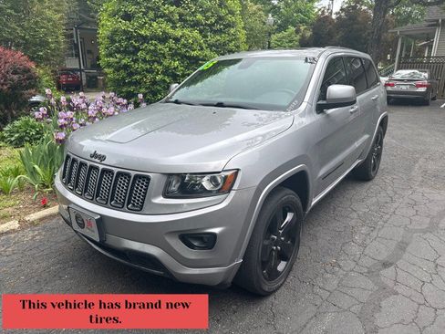 Used 2015 Jeep Grand Cherokee Altitude AWD/4WD image 3