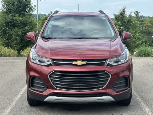 Used 2022 Chevrolet Trax LT w/ LT Convenience Package AWD/4WD image 28