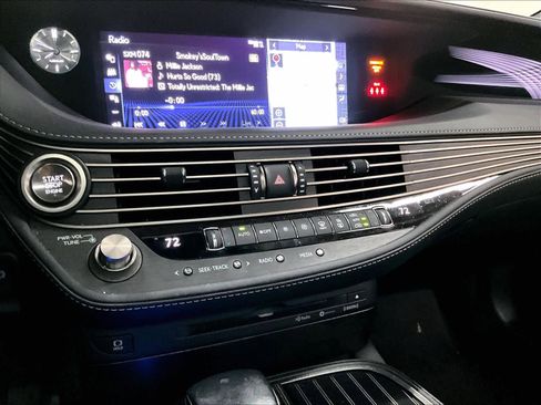 Used 2018 Lexus LS 500 w/ Accessory Package (Z1) image 34