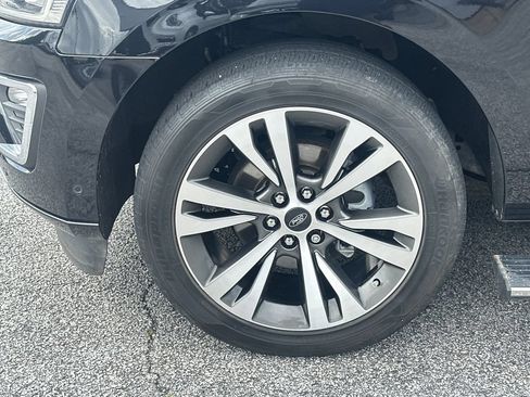 Used 2021 Ford Expedition Platinum RWD image 11