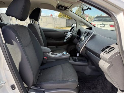 Used 2014 Nissan Leaf S w/ Charge Package image 18