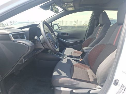 Certified 2025 Toyota Corolla SE w/ SE Premium Package FWD image 15