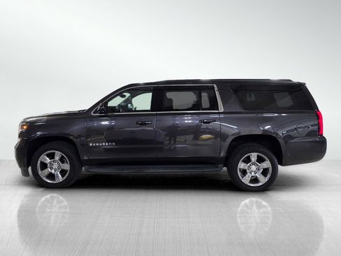 Used 2017 Chevrolet Suburban LS RWD image 4