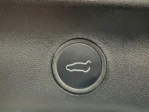 Used 2024 Tesla Model Y Long Range image 22