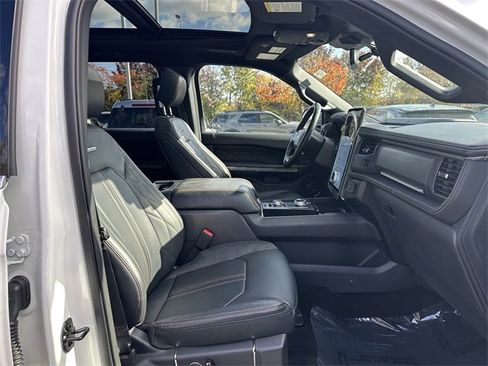 Certified 2024 Ford Expedition Max Platinum image 33