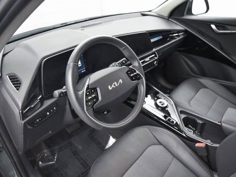Used 2023 Kia Niro EX w/ EX Cold Weather Package image 18