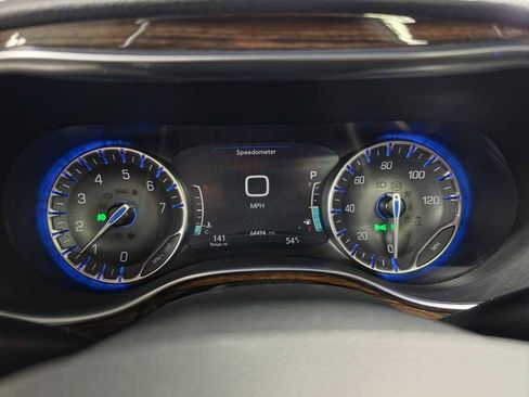 Used 2022 Chrysler Pacifica Limited image 18