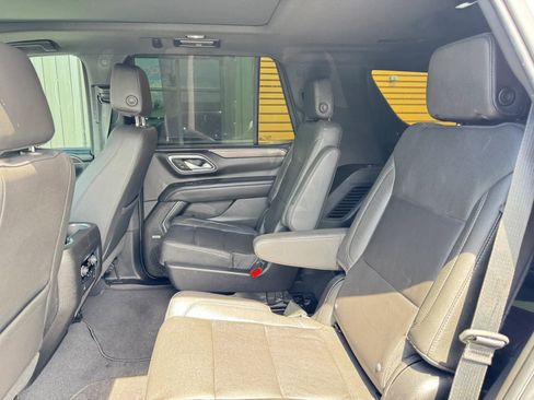 Used 2022 Chevrolet Tahoe Z71 w/ Luxury Package AWD/4WD image 23