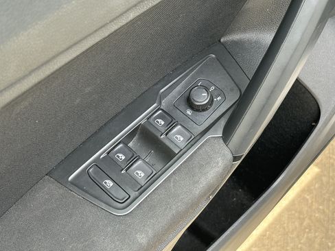Used 2019 Volkswagen Tiguan S w/ Driver Assistance Package FWD image 15