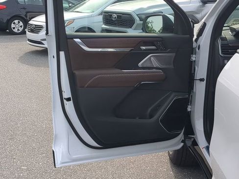 New 2026 GMC Acadia Denali Ultimate w/ LPO, All-Weather Package image 15