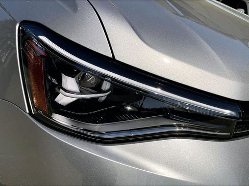 New 2026 Volkswagen Taos SE image 13