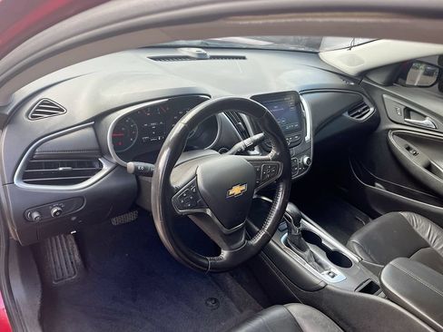 Used 2022 Chevrolet Malibu LT w/ Leather Package FWD image 9