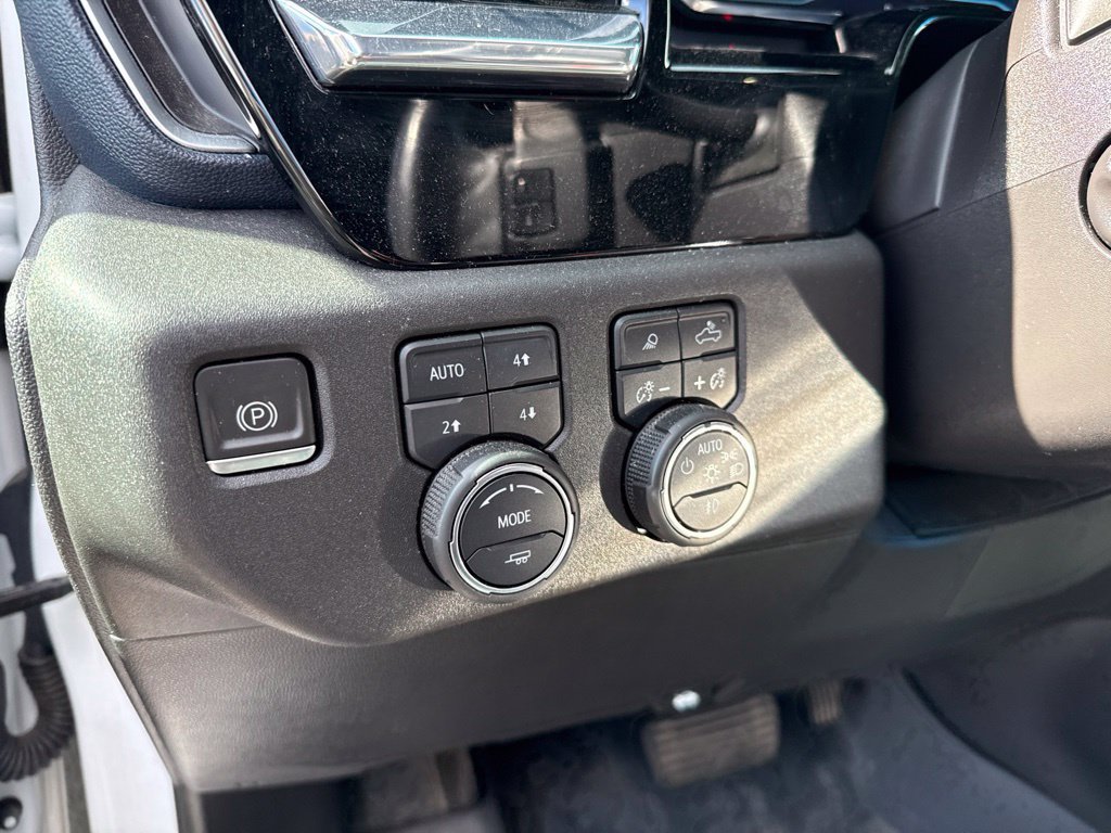 Used 2023 Chevrolet Silverado 1500 High Country AWD/4WD image 36