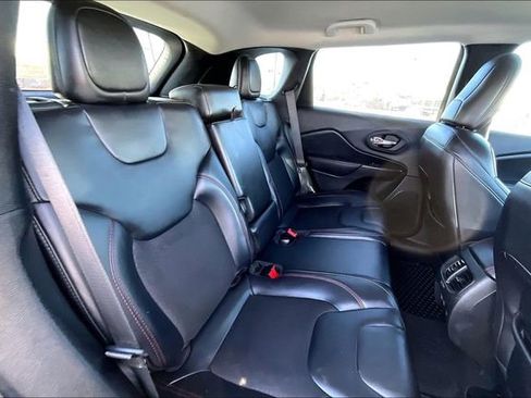 Used 2021 Jeep Cherokee Trailhawk w/ Trailer Tow Group image 29