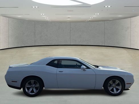 Used 2022 Dodge Challenger GT image 7