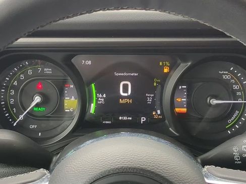 Used 2025 Jeep Wrangler Unlimited Sahara w/ Safety Group image 27