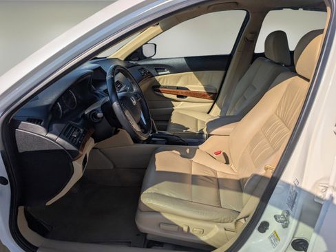 Used 2011 Honda Accord EX-L image 10