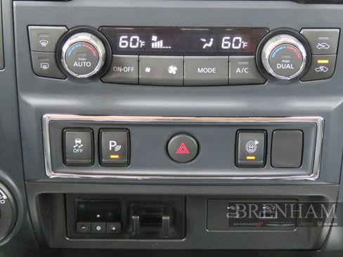 Used 2023 Nissan Titan SV w/ SV Convenience Package image 21