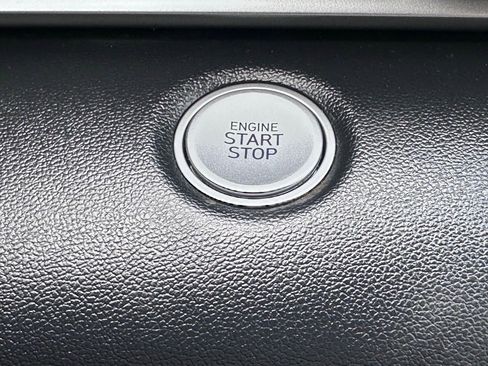 Used 2021 Hyundai Elantra SEL w/ Convenience Package image 30