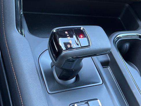 Used 2025 GMC Sierra 1500 AT4 w/ Technology Package image 25