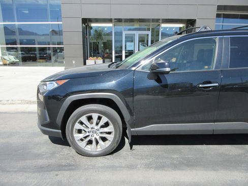 Used 2019 Toyota RAV4 Limited w/ Advanced Technology Package AWD/4WD image 2