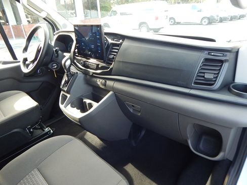Used 2023 Ford Transit 350 XLT image 23