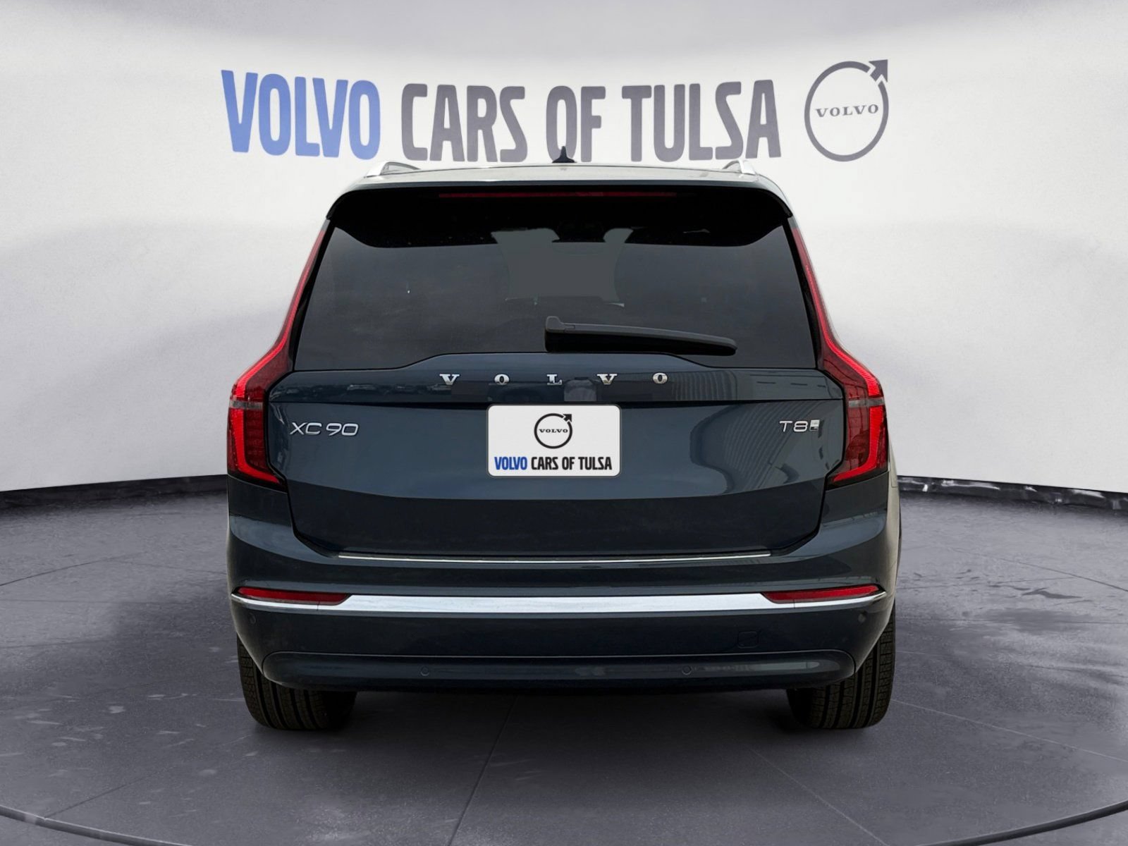 New 2026 Volvo XC90 T8 Plus w/ Protection Package Premier AWD/4WD image 4
