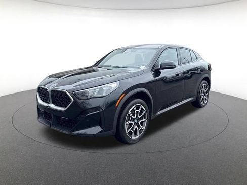 Certified 2025 BMW X2 xDrive28i AWD/4WD image 1