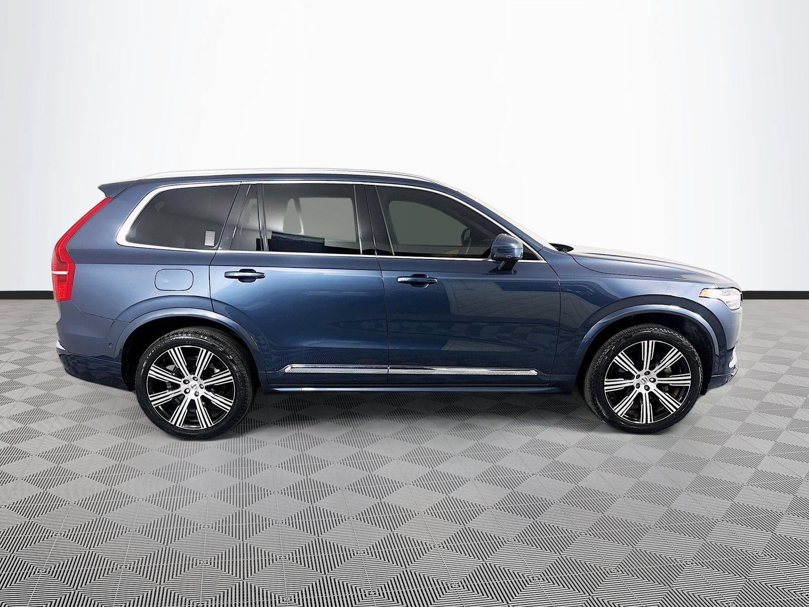 Used 2024 Volvo XC90 B6 Plus w/ Protection Package Premier AWD/4WD image 8