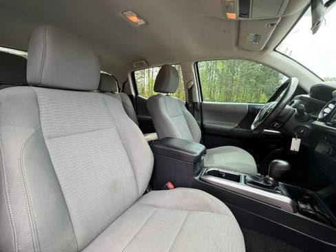 Used 2019 Toyota Tacoma SR5 image 20