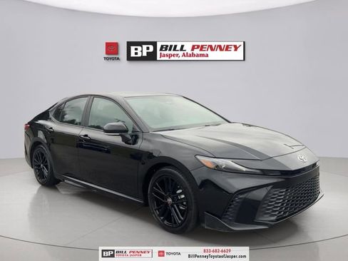 Used 2025 Toyota Camry SE image 7