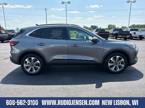Used 2023 Ford Escape Platinum AWD/4WD image 6