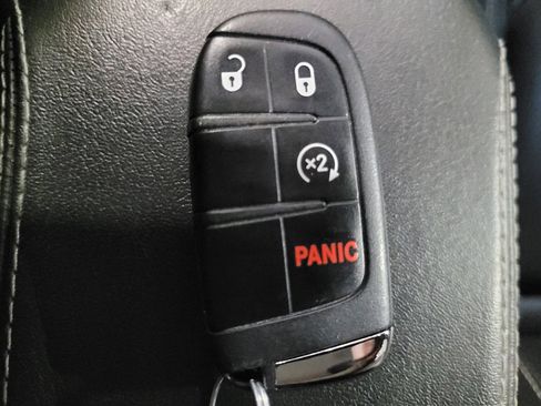 Used 2020 Jeep Renegade Limited w/ UConnect 8.4 Nav Group FWD image 32