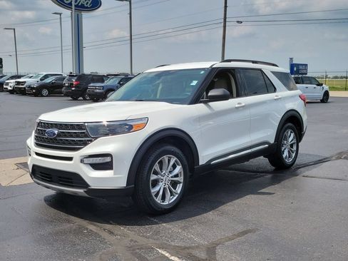 Certified 2023 Ford Explorer XLT w/ Equipment Group 202A AWD/4WD image 8