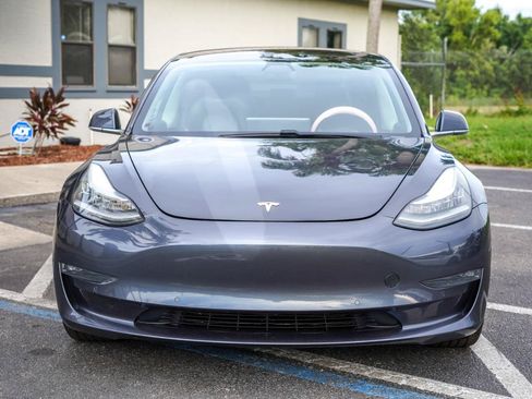 Used 2018 Tesla Model 3 Long Range RWD image 2