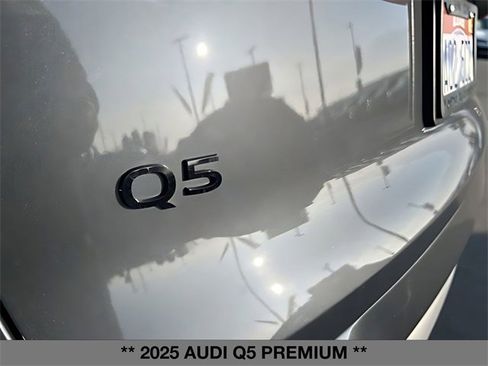Used 2025 Audi Q5 Premium w/ Convenience Package image 15
