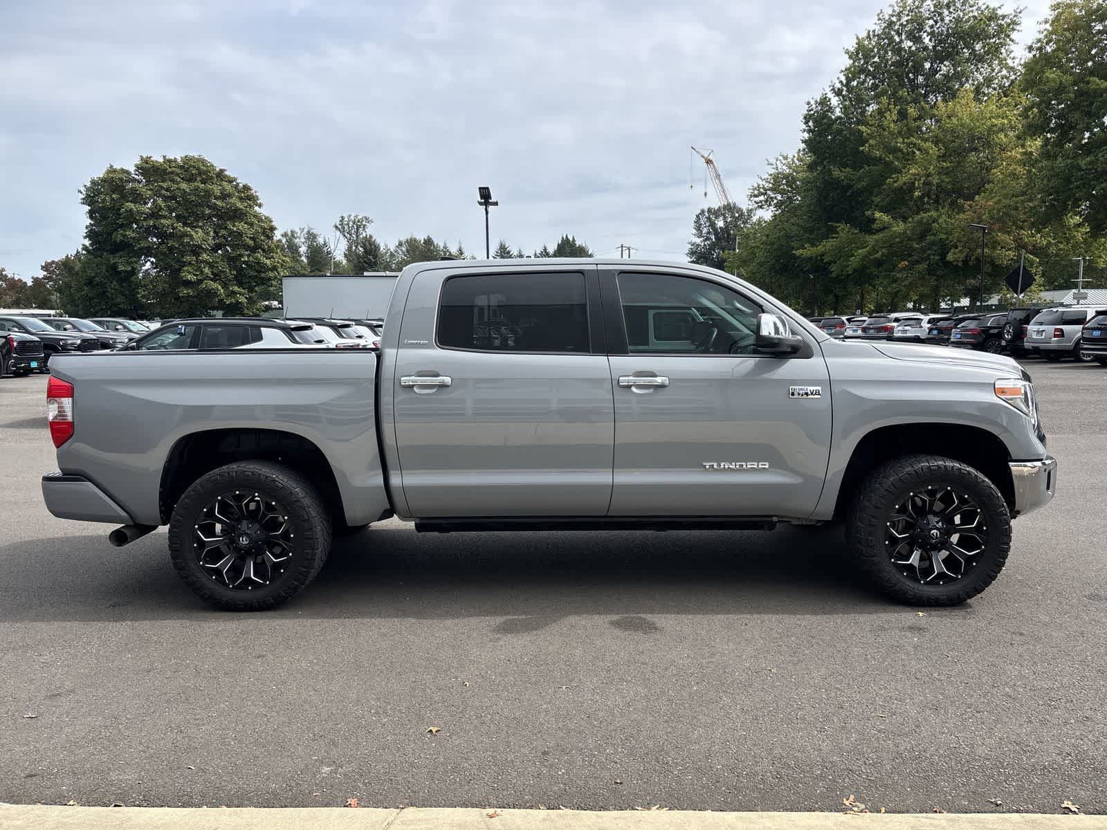 Used 2020 Toyota Tundra Limited w/ Limited Premium Package AWD/4WD image 5