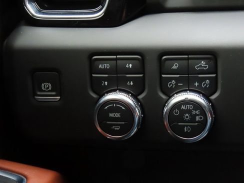 Used 2024 GMC Sierra 2500 Denali Ultimate image 37