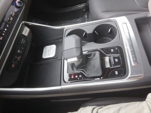 New 2026 Kia Carnival EX FWD image 12