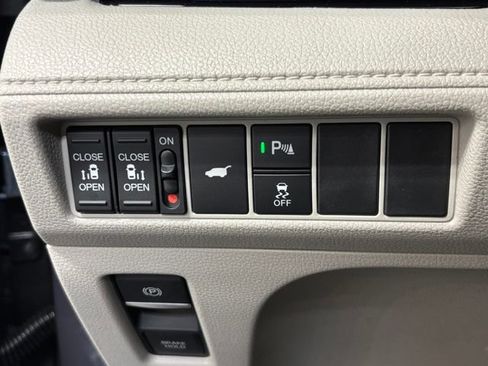 New 2026 Honda Odyssey Touring image 23