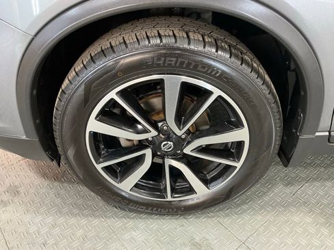 Used 2018 Nissan Rogue SL w/ Premium Package image 41