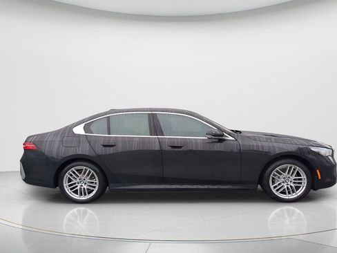 New 2025 BMW 530i w/ Premium Package image 4