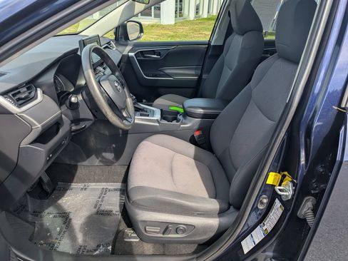 Used 2019 Toyota RAV4 XLE w/ Convenience Package AWD/4WD image 16