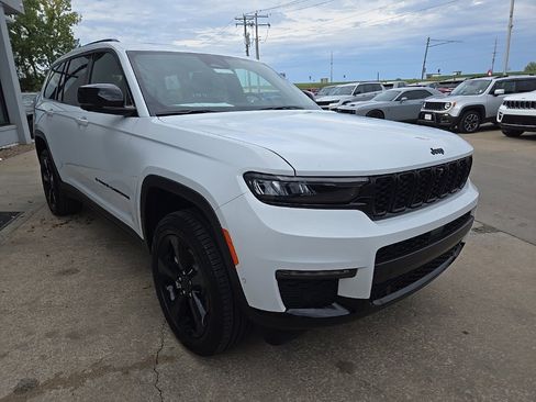 New 2025 Jeep Grand Cherokee L Limited w/ Luxury Tech Group II image 14