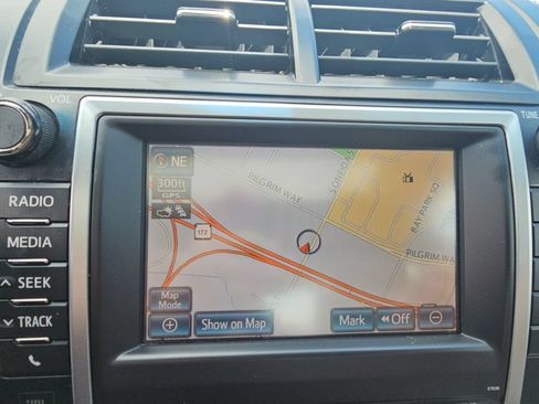 Used 2014 Toyota Camry XLE FWD image 17