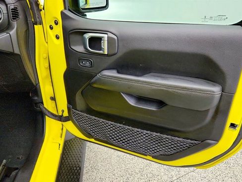 Used 2023 Jeep Wrangler Unlimited Sahara w/ Cold Weather Group AWD/4WD image 26
