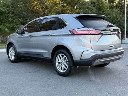 Used 2022 Ford Edge SEL image 5