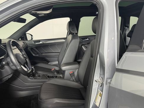 Used 2023 Volkswagen Tiguan SE R-Line FWD image 22