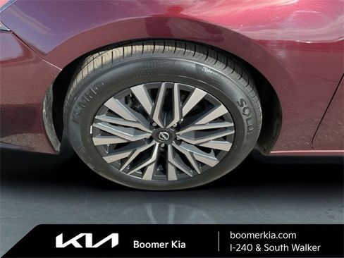 Used 2024 Nissan Altima 2.5 SV image 9