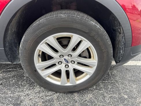 Used 2018 Ford Explorer XLT w/ Equipment Group 202A AWD/4WD image 42